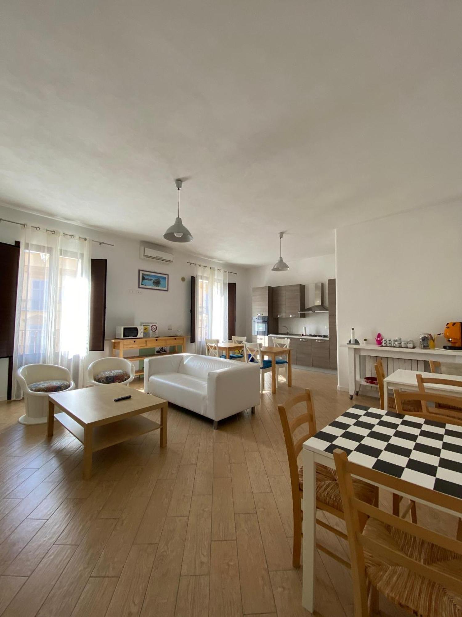 Manu'S House B&B Porto Empedocle Eksteriør billede